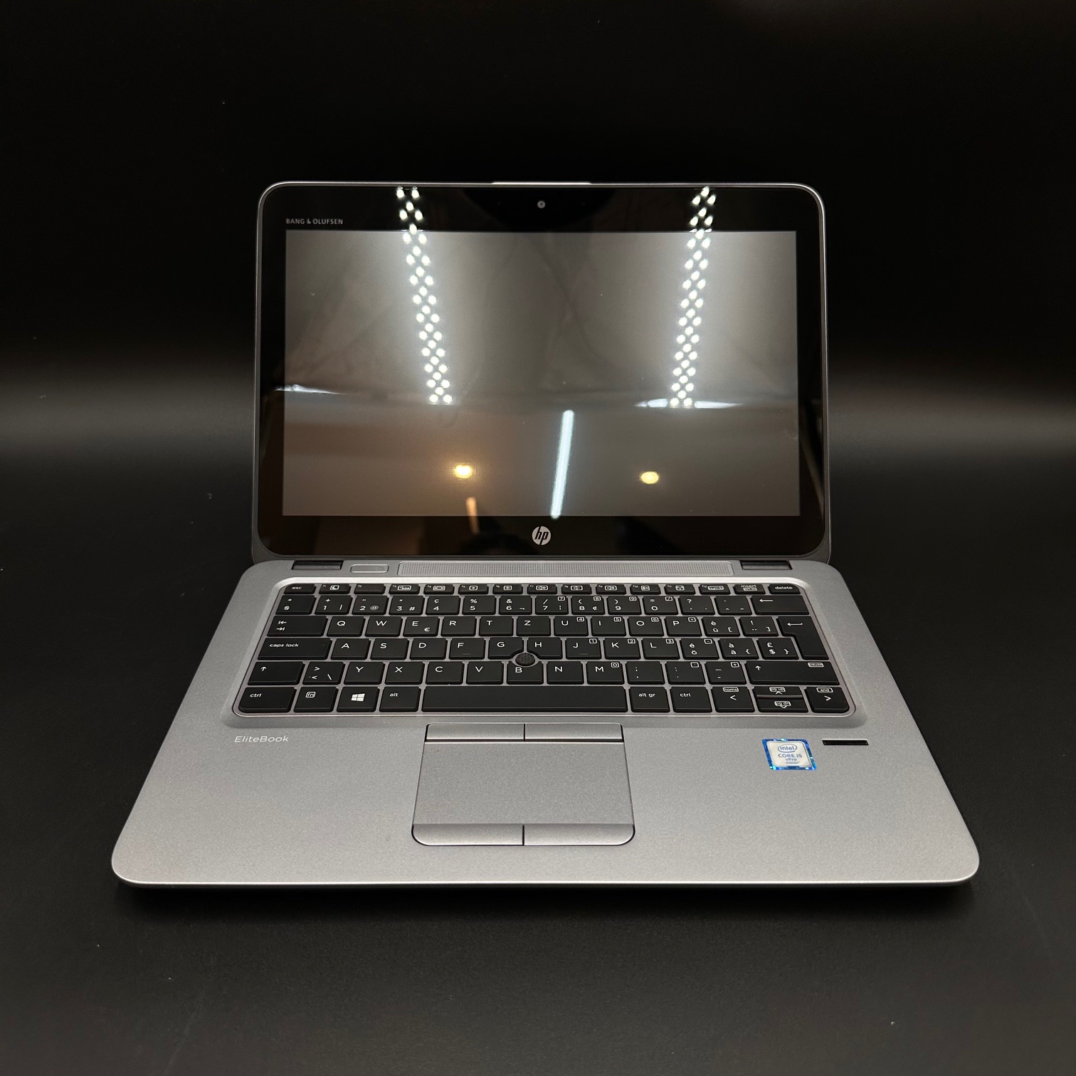 HP EliteBook 820 G3 - Image 2
